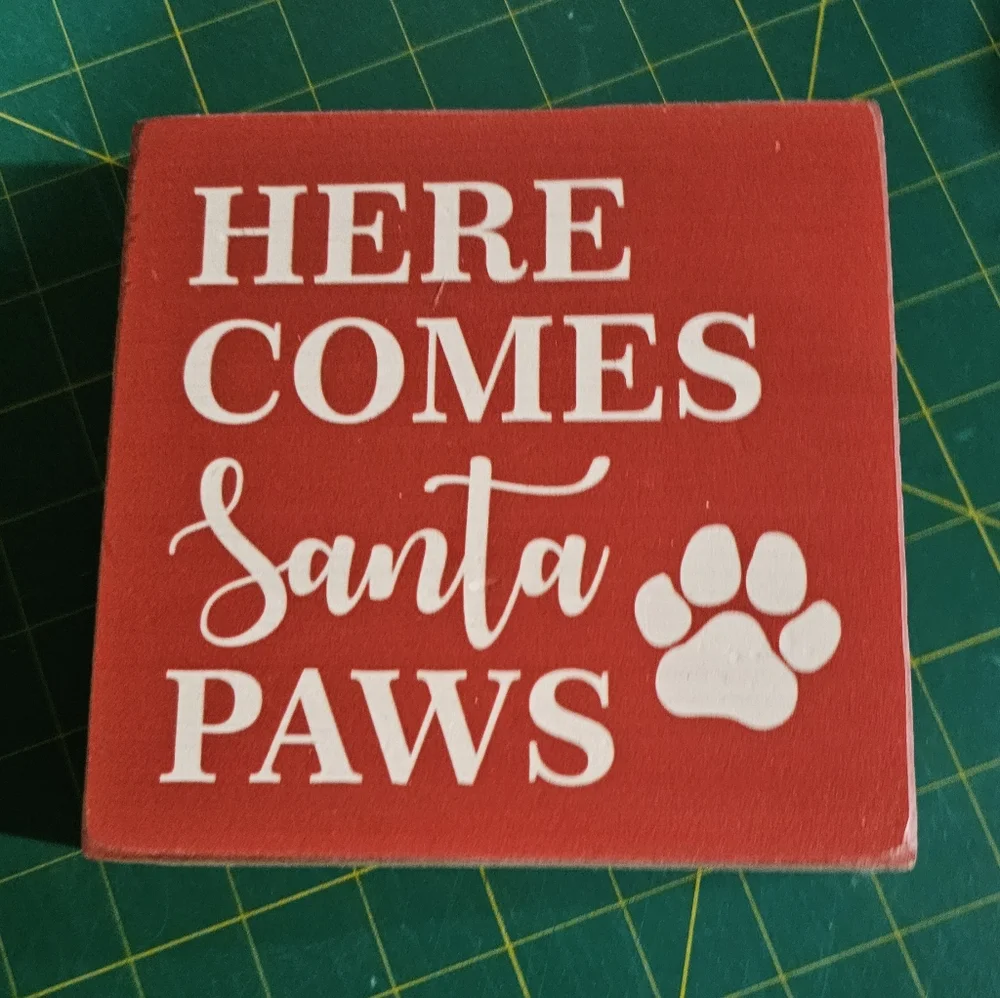 Red 'Santa Paws' Decorative Sign - Picture 2 of 3